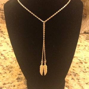 NWOT Feather Necklace